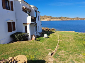 Casa con jardin ,vistas al mar y atardecer en Playas de Fornells